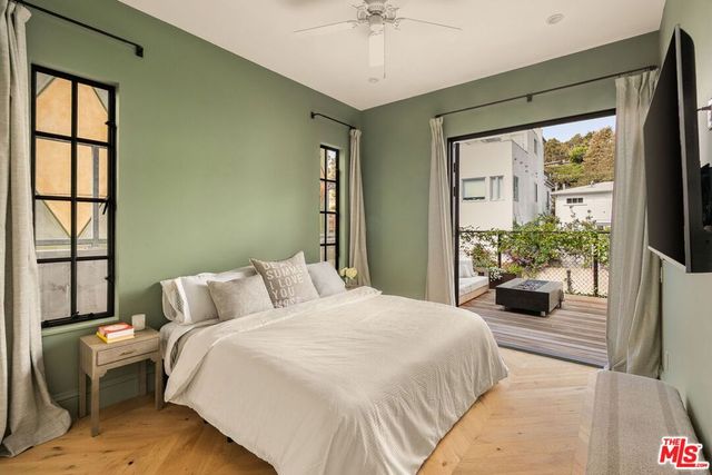 207 Entrada Drive, Santa Monica, CA 90402