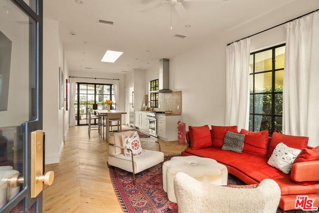 207 Entrada Drive, Santa Monica, CA 90402