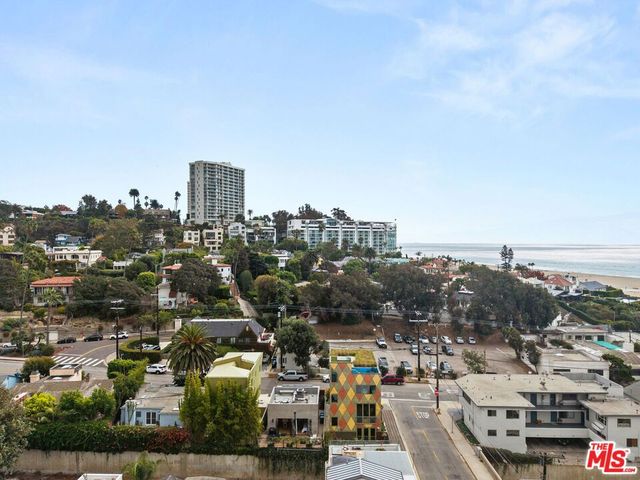 207 Entrada Drive, Santa Monica, CA 90402