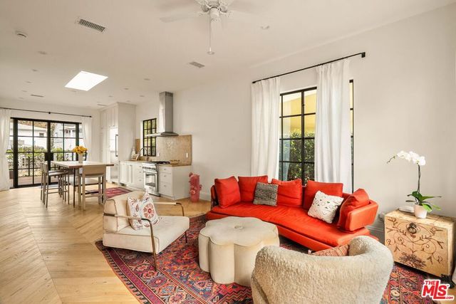 207 Entrada Drive, Santa Monica, CA 90402