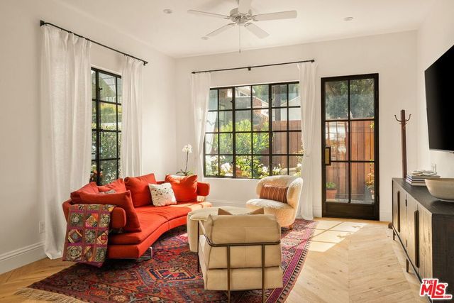 207 Entrada Drive, Santa Monica, CA 90402