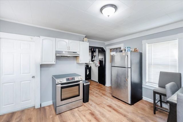 10 Green St, Leominster, MA 01453
