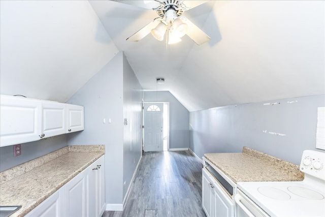 10 Green St, Leominster, MA 01453