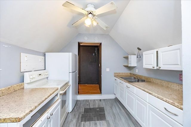 10 Green St, Leominster, MA 01453