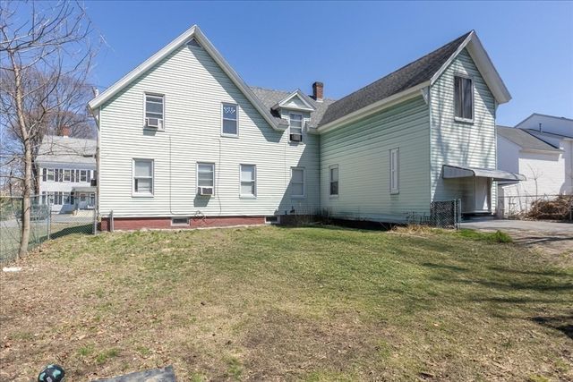 10 Green St, Leominster, MA 01453