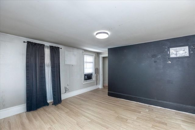 10 Green St, Leominster, MA 01453