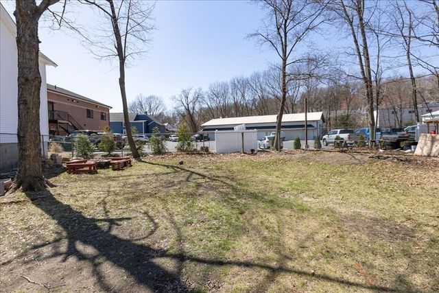 10 Green St, Leominster, MA 01453