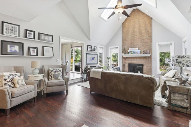 629 Reindeer Lane, Columbus, OH 43230