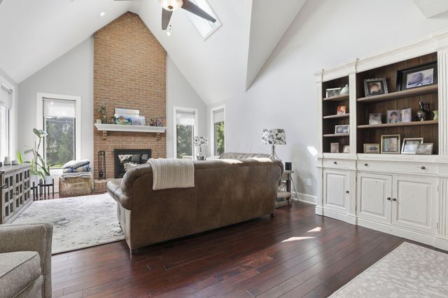 629 Reindeer Lane, Columbus, OH 43230