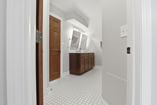 629 Reindeer Lane, Columbus, OH 43230