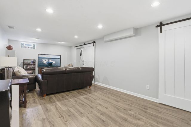 629 Reindeer Lane, Columbus, OH 43230