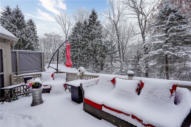 10 Bay Park, Penfield, NY 14580