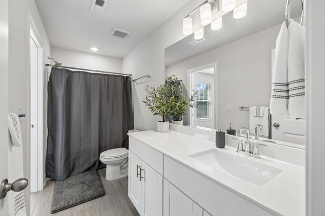 366 Coleman Ct, Columbia, TN 38401