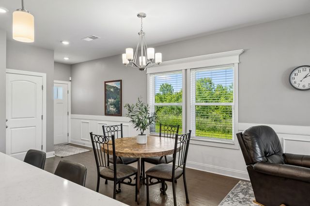 366 Coleman Ct, Columbia, TN 38401