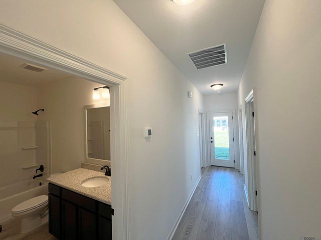 2096 Sherri's Way, Port Allen, LA 70767