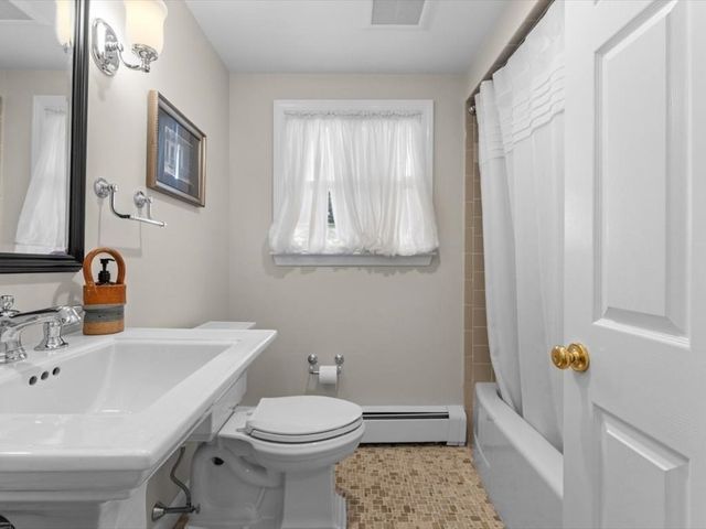 8 Flynn St, Natick, MA 01760