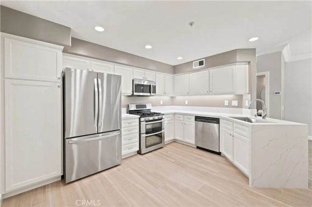 2396 Sunningdale Drive, Tustin, CA 92782