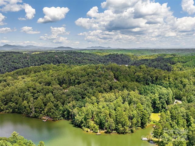 000 South Cove Road 17, Mill Spring, NC 28756