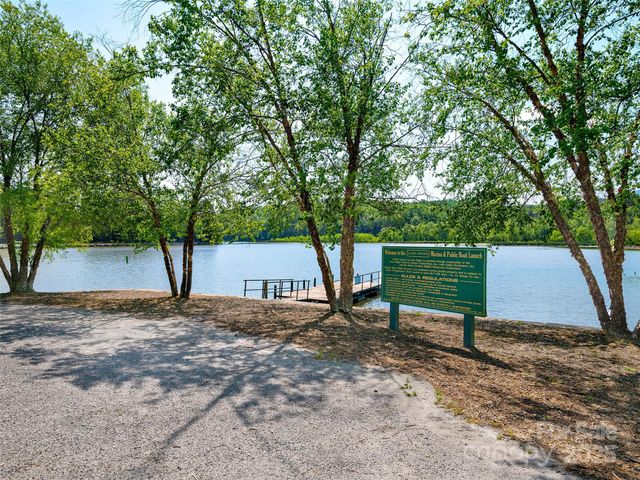 000 South Cove Road 17, Mill Spring, NC 28756