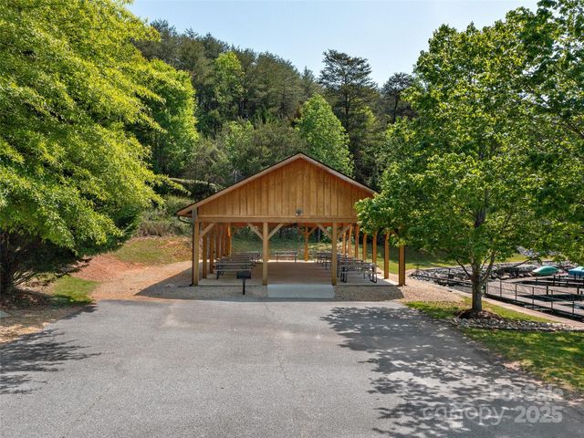 000 South Cove Road 17, Mill Spring, NC 28756