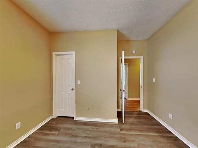 906 Crystal River Road, Conroe, TX 77316