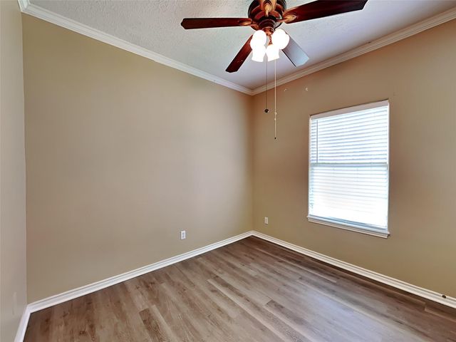 906 Crystal River Road, Conroe, TX 77316