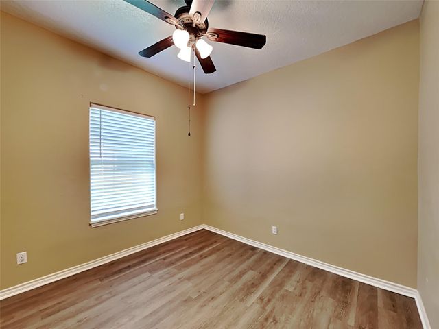 906 Crystal River Road, Conroe, TX 77316