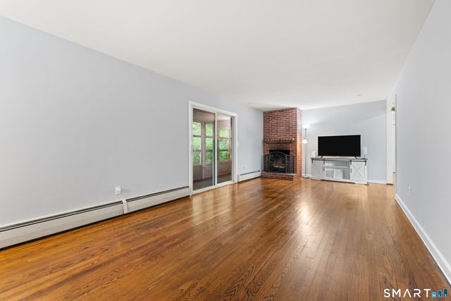 24 East Wintonbury Avenue, Bloomfield, CT 06002