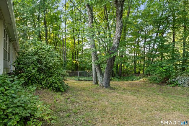 24 East Wintonbury Avenue, Bloomfield, CT 06002
