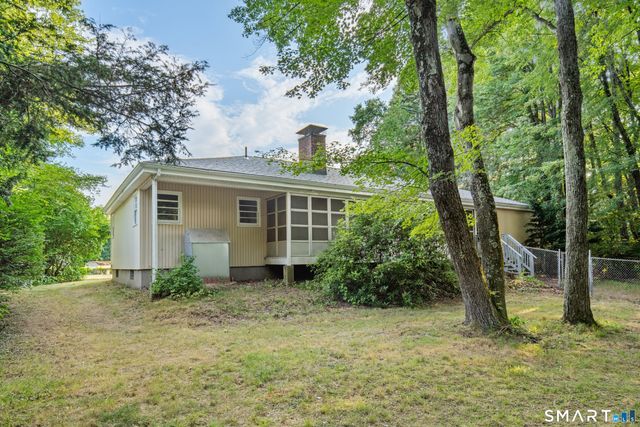 24 East Wintonbury Avenue, Bloomfield, CT 06002