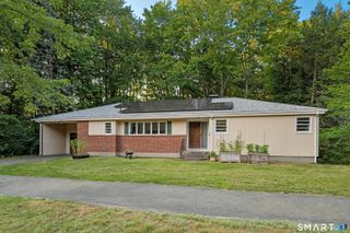 24 East Wintonbury Avenue, Bloomfield, CT 06002