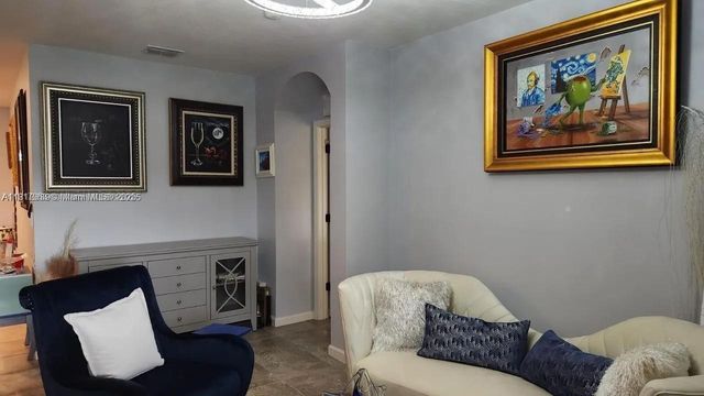 2271 SW Arlington Dr SW, Vero Beach, FL 32968