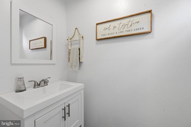 29 CABOT CT, Media, PA 19063