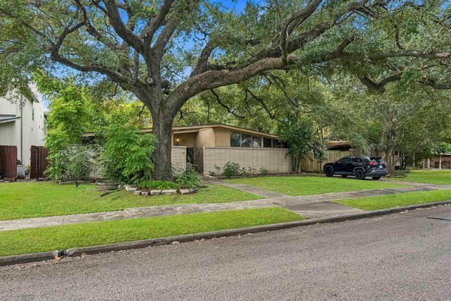5107 Jackwood Street, Houston, TX 77096