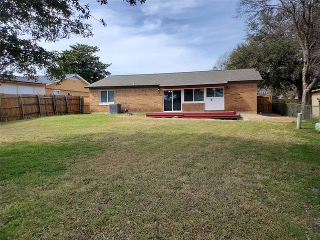 2905 Daniel Drive, Arlington, TX 76014