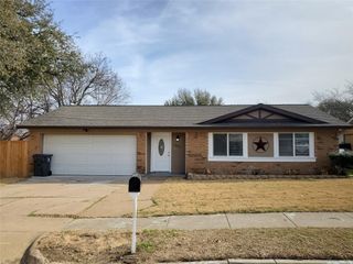 2905 Daniel Drive, Arlington, TX 76014