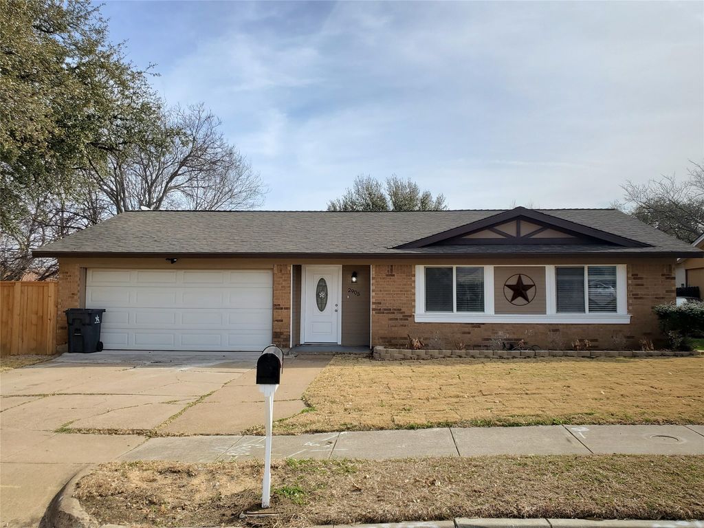 2905 Daniel Drive, Arlington, TX 76014