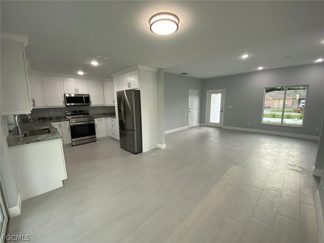 23 NE 16th PL, Cape Coral, FL 33909