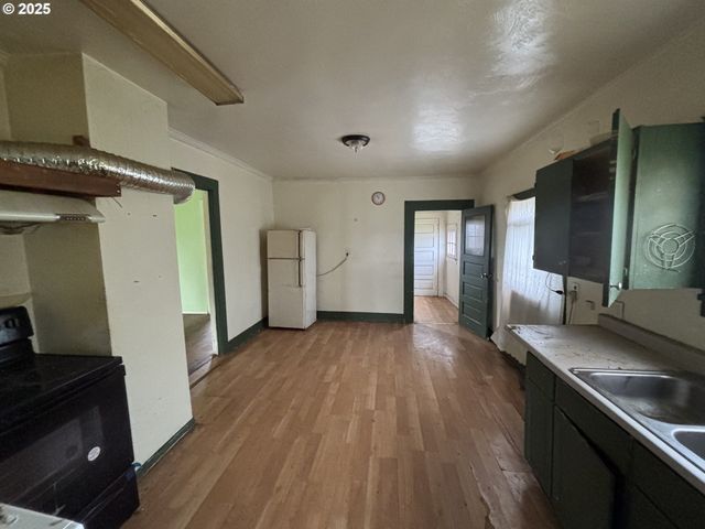 780 Q St, Springfield, OR 97477