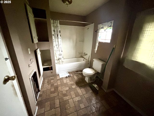 780 Q St, Springfield, OR 97477