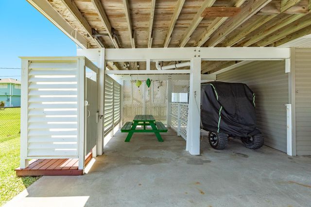 4134 Fort Bend Drive, Galveston, TX 77554