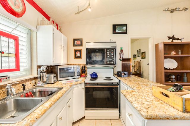 4134 Fort Bend Drive, Galveston, TX 77554