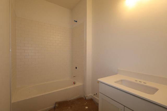 123 Aldersgate Drive, Delaware, OH 43015