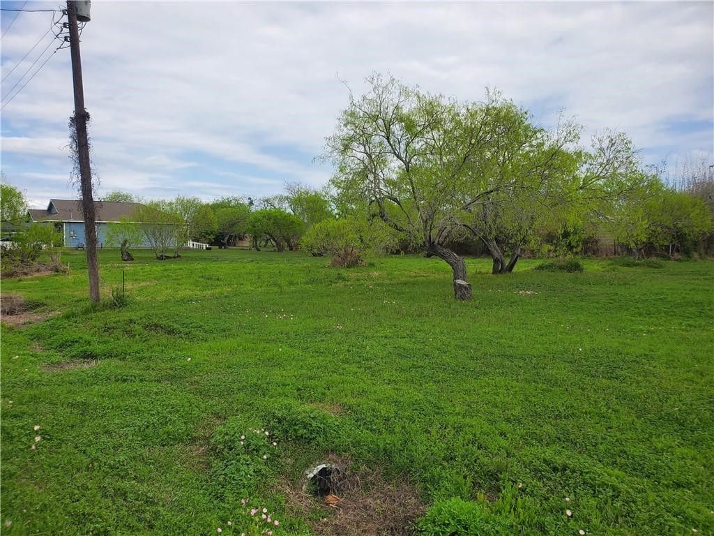 410/412 2nd St, Bayside, TX 78340 — exterior
