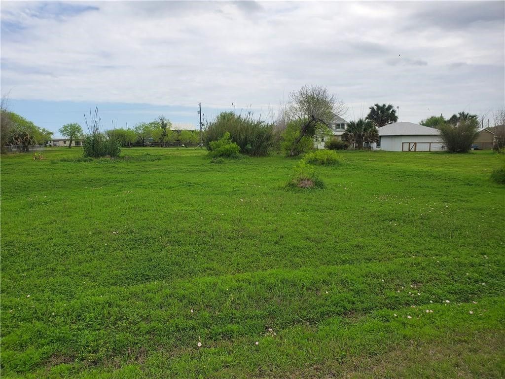 410/412 2nd St, Bayside, TX 78340 — photo 3
