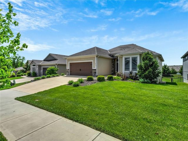 4916 Tallgrass Street, Leavenworth, KS 66048