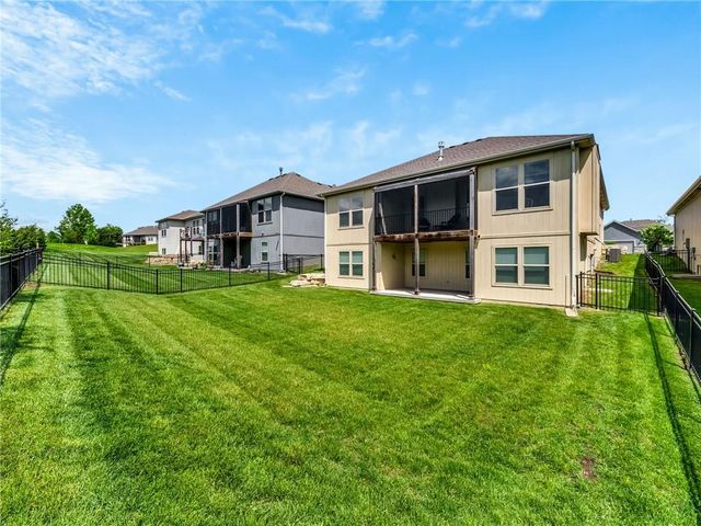4916 Tallgrass Street, Leavenworth, KS 66048