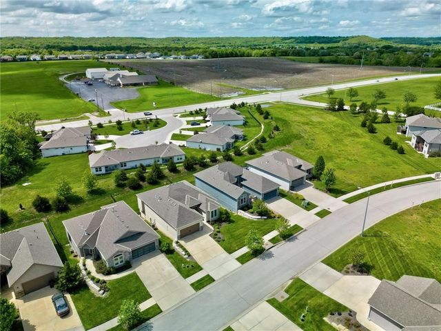 4916 Tallgrass Street, Leavenworth, KS 66048
