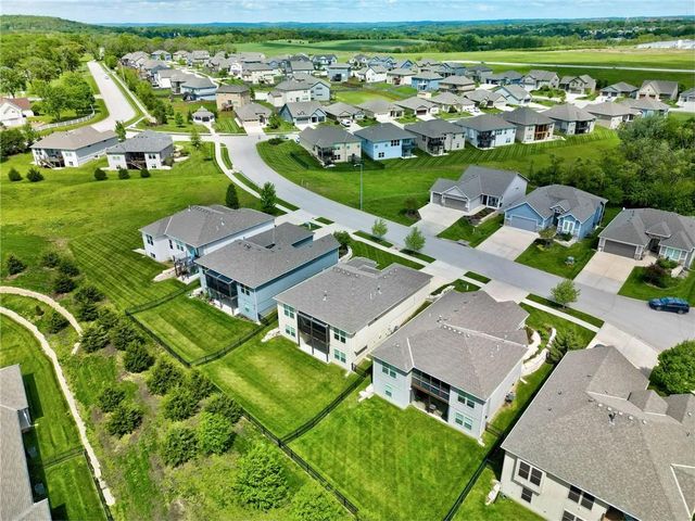 4916 Tallgrass Street, Leavenworth, KS 66048