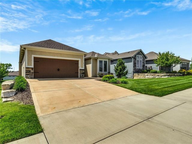 4916 Tallgrass Street, Leavenworth, KS 66048